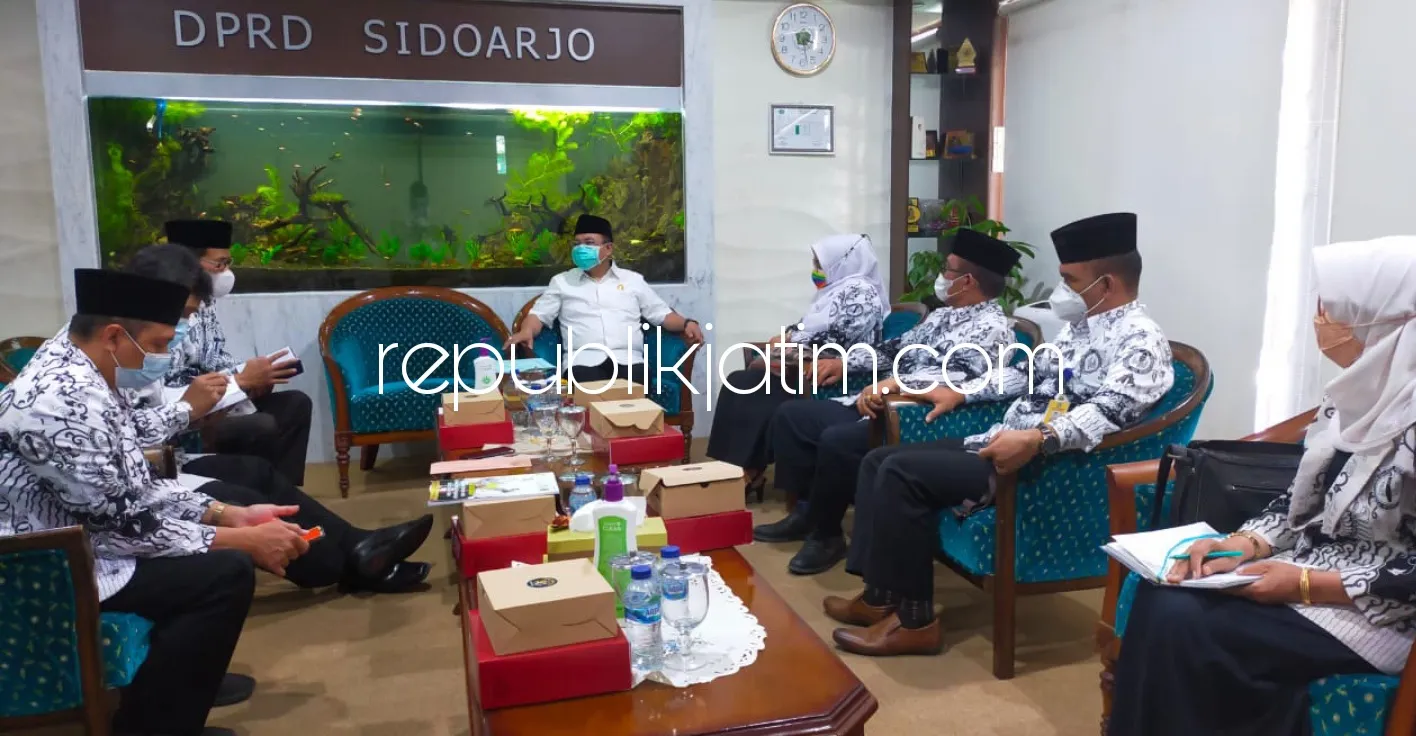 Pengurus PGRI Sidoarjo Desak DPRD Prioritaskan Honorer Guru saat Penerimaan PPPK