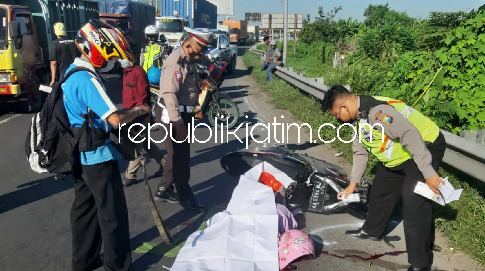 Perempuan Muda Kebumen Tewas Terlindas Truk di Jalur Surabaya - Mojokerto