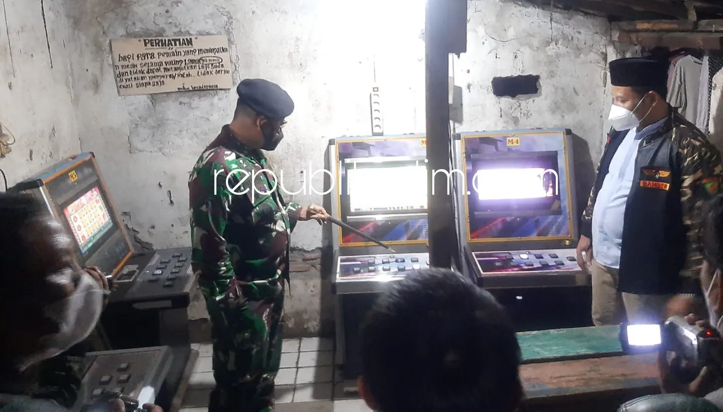 PPKM Darurat di Stasiun Krian, Forkopimda Temukan Pengunjung Main Judi Dadu dan Dindong