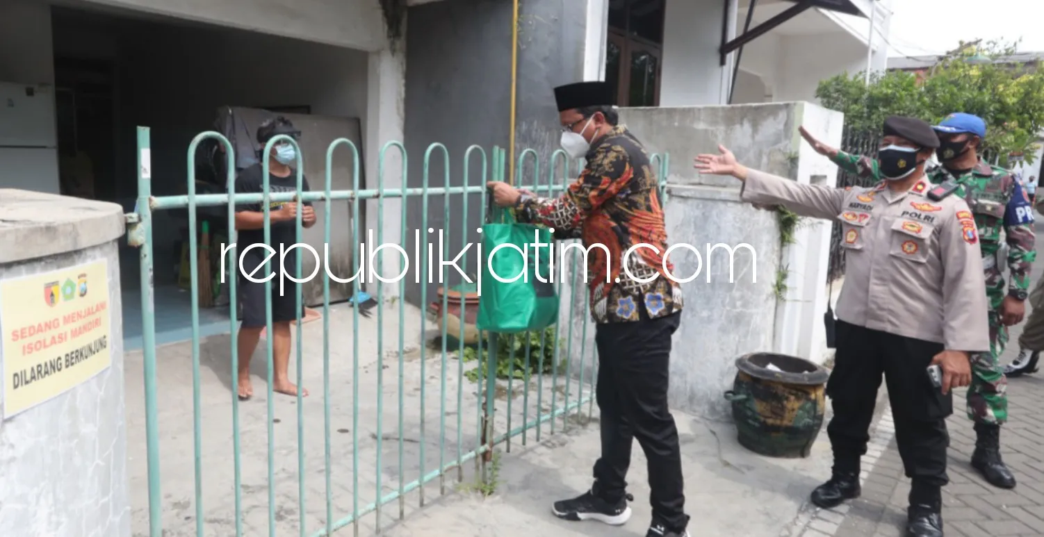 Pemkab Sidoarjo Bagikan 40.000 Paket Sembako dan Vitamin untuk Warga Isoman Terpapar Covid-19