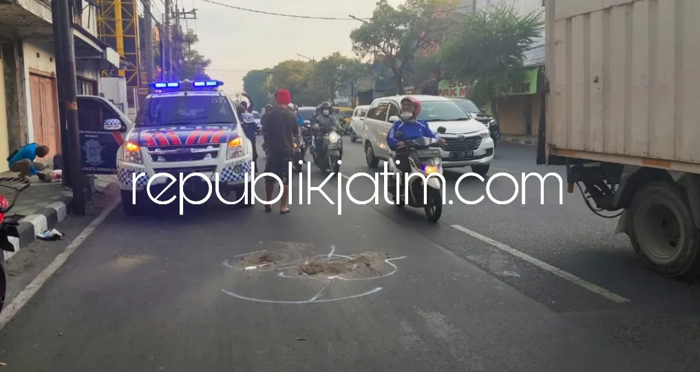 Kakek 74 Tahun Menyeberang Ditabrak Motor di JL Gajahmada Sidoarjo, Dua Terluka Dilarikan Rumah Sakit