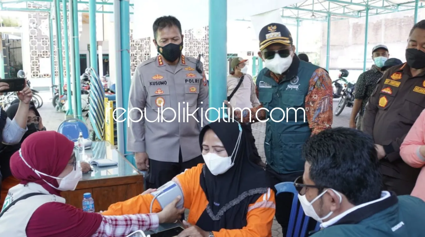 Kejar Target Vaksinasi 50 Persen, Tim Vaksinator Mulai Menyasar Pelosok Desa Pesisir di Sidoarjo