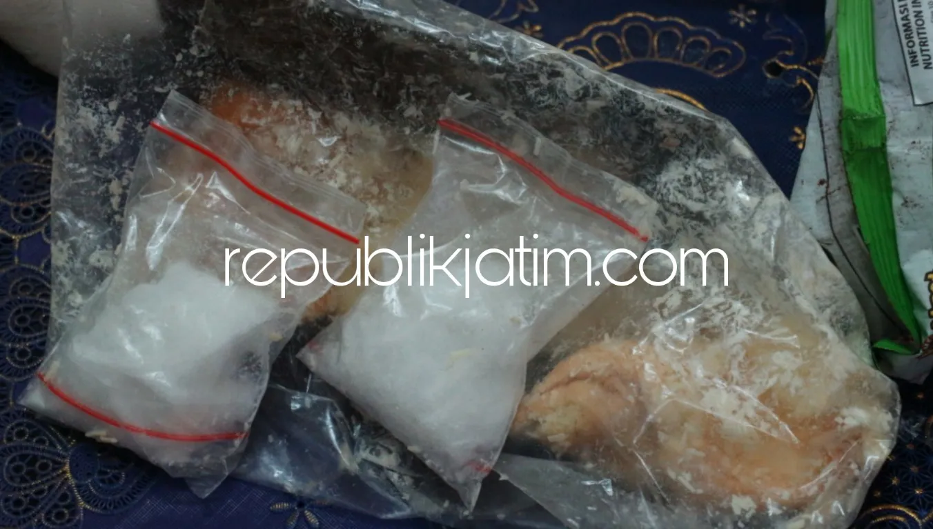 Dikirim Pria Misterius, Roti Kasur Berisi Dua Paket Sabu-Sabu Nyaris Masuk Lapas Porong
