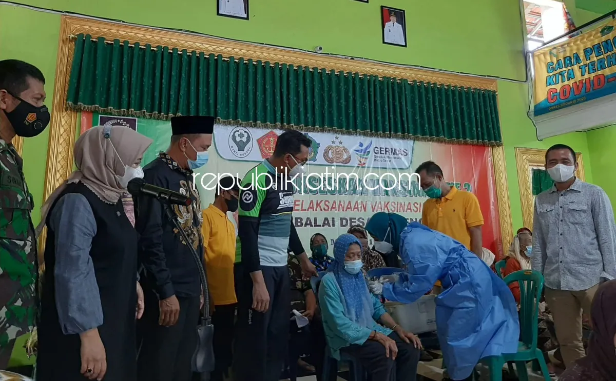 Kades Sedenganmijen Tidak Menyangka Terima Video Call Bupati Sidoarjo Sebelum Serbuan Vaksin 500 Dosis