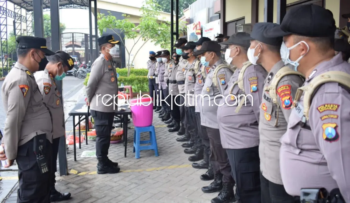 Kapolresta Sidoarjo Berangkatkan 46 Personel Amankan Pilkades Serentak di Sumenep