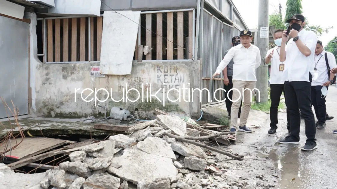 Picu Banjir, Wabup Sidoarjo Minta Bangli di Atas Kali Buntung Tambakrejo Waru Segera Dibongkar
