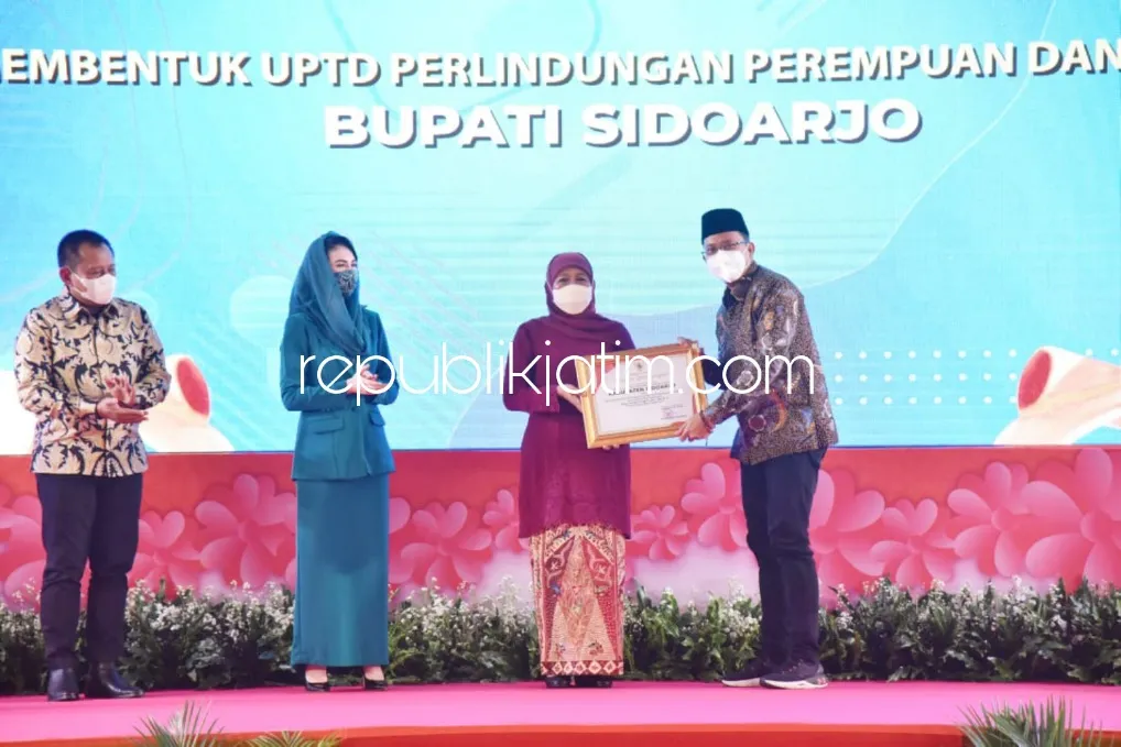 Terima Penghargaan Gubernur Jatim, Ini Strategi Bupati Sidoarjo Tangkal Kekerasan Terhadap Perempuan dan Anak