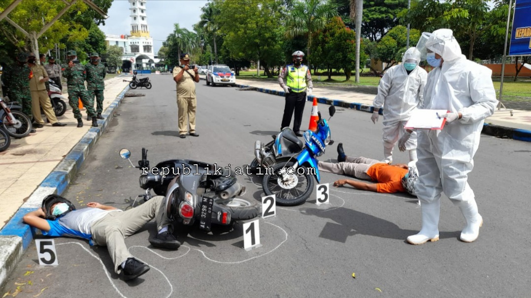 Pelatihan TPTKP dan Olah TKP dilakukan Satlantas Polres Ngawi bersama Bhabinkamtibmas, Babinsa dan Perangkat Desa. (Foto/Andik)