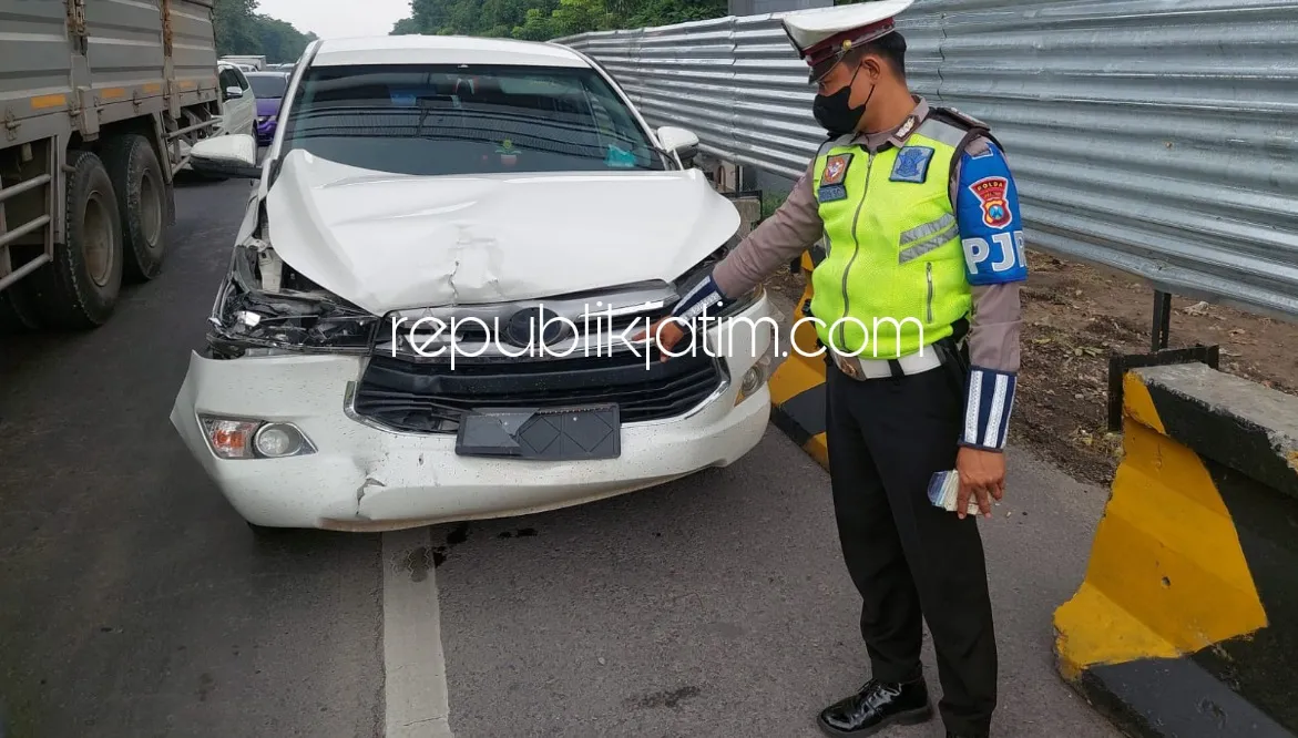 Tabrakan Beruntun Pajero, Avanza, Sigra dan Innova di Tol Sidoarjo - Gempol Kerugian Capai Rp 20 Jutaan
