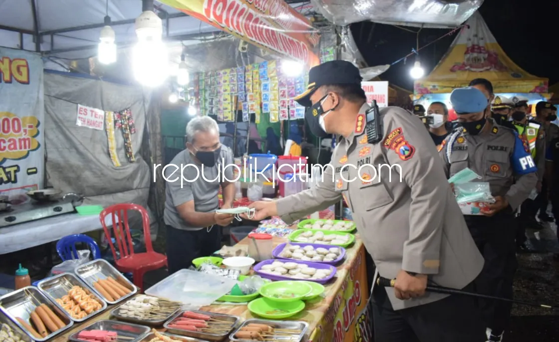 Tekan Laju Penyebaran Covid-19, Polresta Sidoarjo Gelar Patroli Skala Besar Sasar Kerumunan PKL