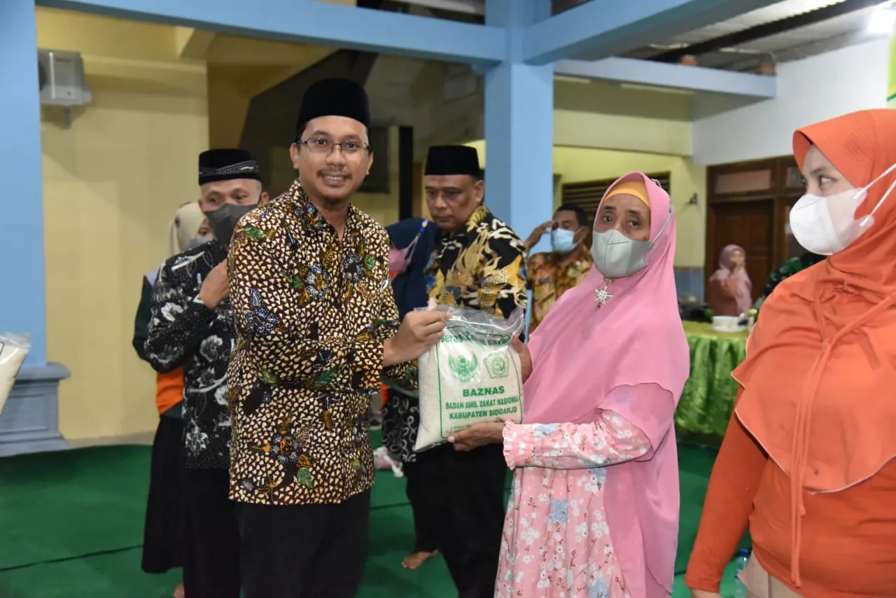 Baznas Salurkan 30 Ton Beras Zakat Fitrah, Sebagian Besar Terkumpul dari ASN Pemkab Sidoarjo