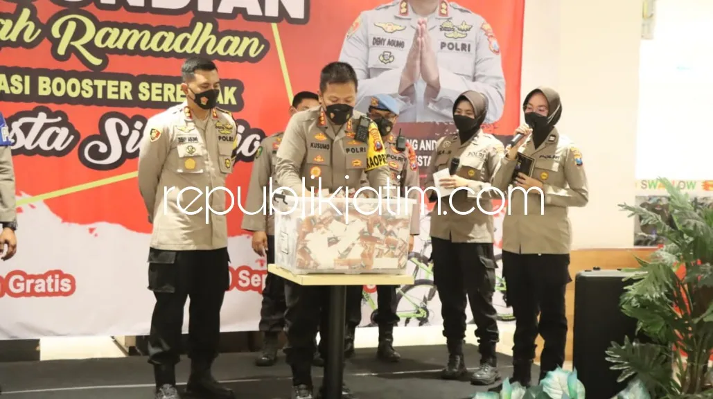 Jelang Lebaran Target Vaksin Booster di Sidoarjo Capai di Angka 22,96 Persen, Hadiah Umroh Diraih Warga Lamongan