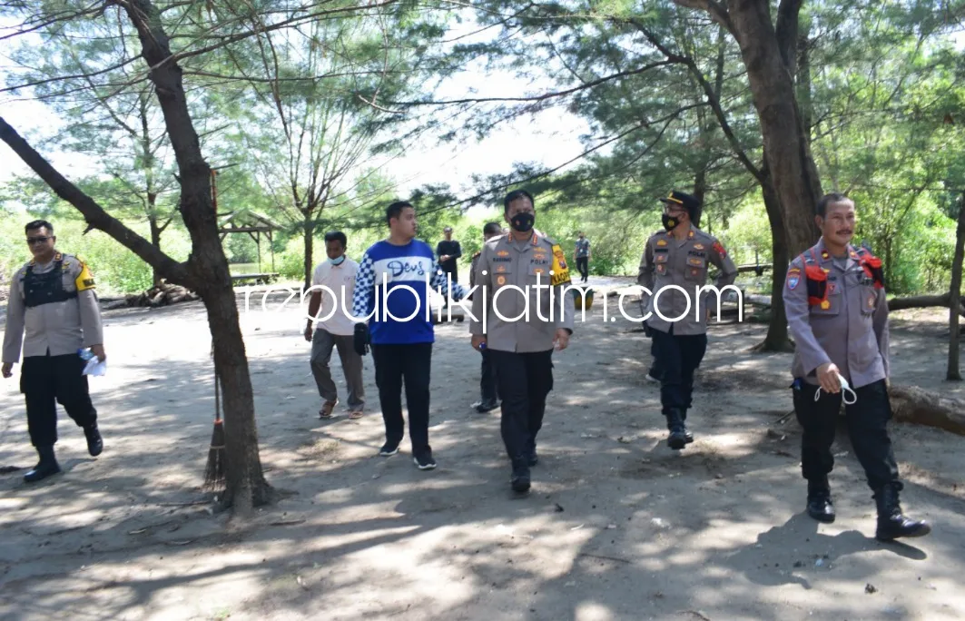 Libur Lebaran, Kapolresta Sidoarjo Konsisten Himbau Pengunjung Wisata Bahari Tlocor di Jabon Patuhi Prokes