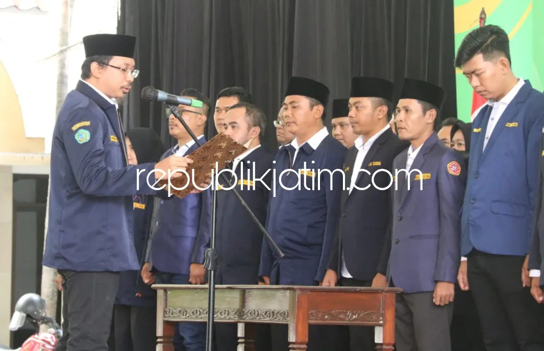 Pesannya Jalin Kerjasama, Gus Muhdlor Kukuhkan Pengurus Karang Taruna Sidoarjo Periode 2022 - 2027