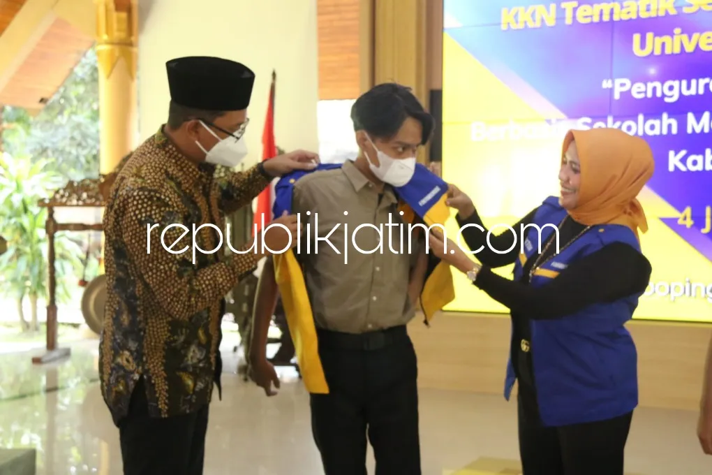 Bupati Sidoarjo Sambut KKN Tematik Mahasiswa Unitomo Berbasis Mitigasi Bencana di Lingkungan Madrasah