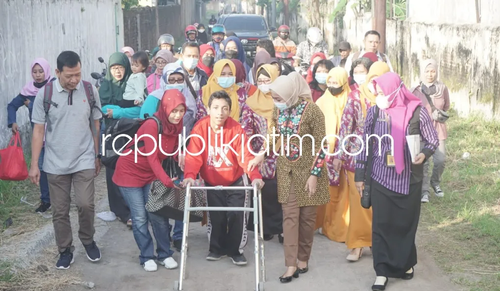 Istri Wabup Sidoarjo Berangkatkan Pengenalan Lingkungan SLB Negeri Gedangan