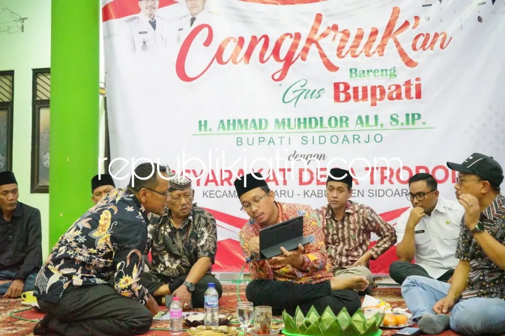 Cangkrukan dengan Warga Desa Tropodo, Bupati Gus Muhdlor Segera Tuntaskan Masalah Langganan Banjir