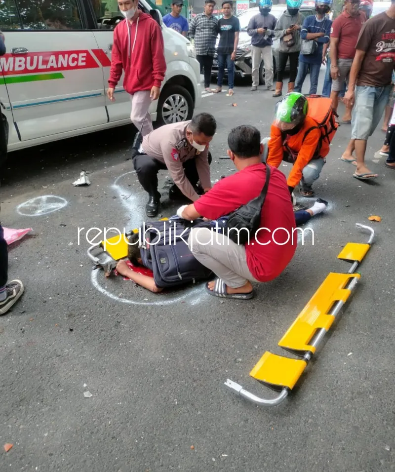 Truk Tronton Tabrak Honda Ulung di JL Raya Tropodo Krian, Pelajar SMK Asal Watesari Balongbendo Tewas di TKP