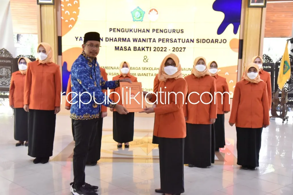 Pengurus DWP Sidoarjo Dikukuhkan, Bupati Sidoarjo Minta Pengurus Solid dan Kompak Benahi 348 Sekolah TK