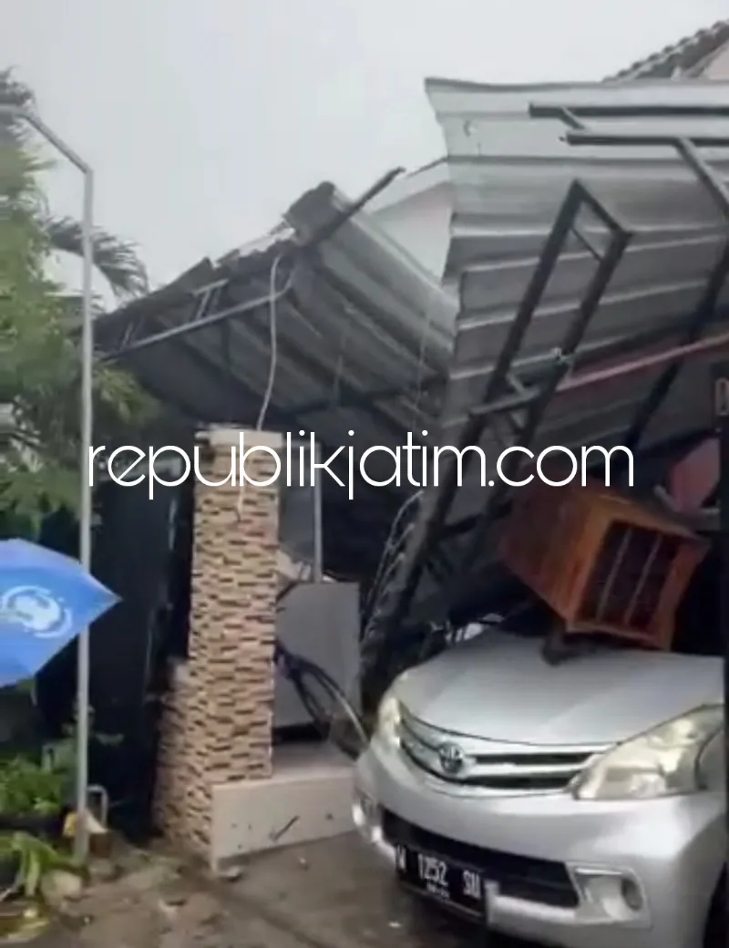 Diterjang Amukan Puting Beliung, Sejumlah Pohon Ambruk, Rumah Rusak Bagian Atap, Hingga Aston Hotel Pun Rusak Sebagian