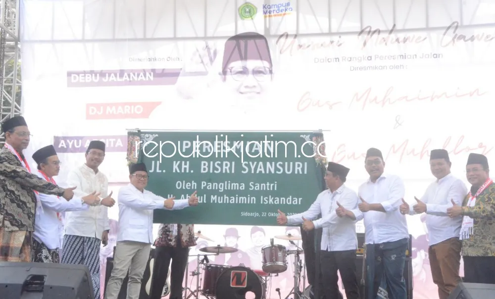 Panglima Santri dan Bupati Sidoarjo Resmikan JL KH Bisri Syamsuri di Kampus Unsuri Sidoarjo