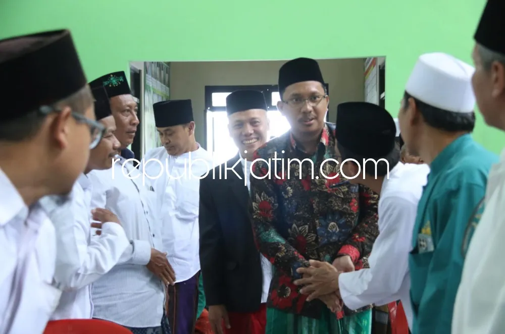 Hadiri Pelantikan Pengurus MWC NU Tarik, Gus Muhdlor Ajak Optimalkan Eksistensi Generasi Muda
