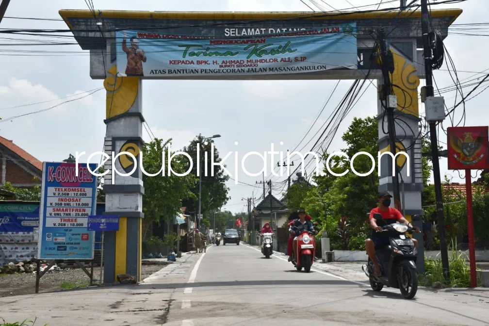 Betonisasi Jalan Desa Masif, Warga Bentangkan Spanduk Ucapkan Terima Kasih ke Bupati Sidoarjo