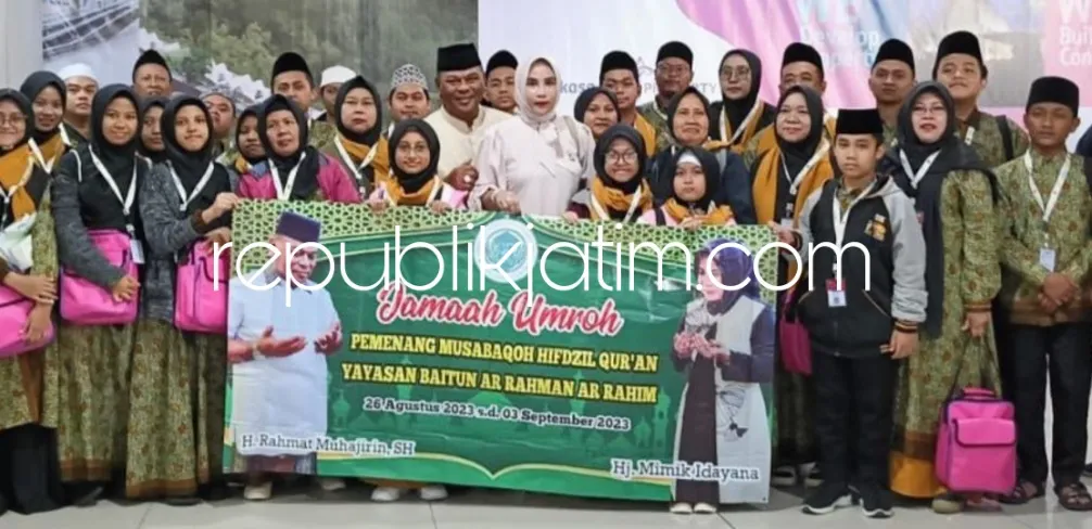 Pasutri Anggota Dewan di Sidoarjo Hadiahi 20 Anak Yatim Penghafal Al Quran dengan Umroh ke Tanah Suci Makkah