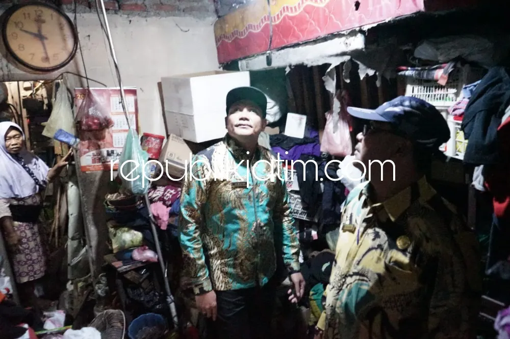 Dilapori RTLH Warga Katerungan Krian, Wabup Sidoarjo Bantu Bedah Rumah Pemulung Dipenuhi Sampah