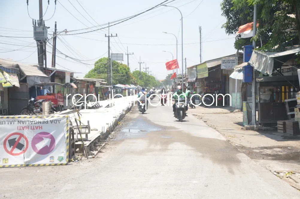 Surplus 7 Persen, Pekerjaan Proyek Betonisasi Jalaj Geluran - Suko dan Ruas Banjarsari - Damarsi Buduran Dikebut