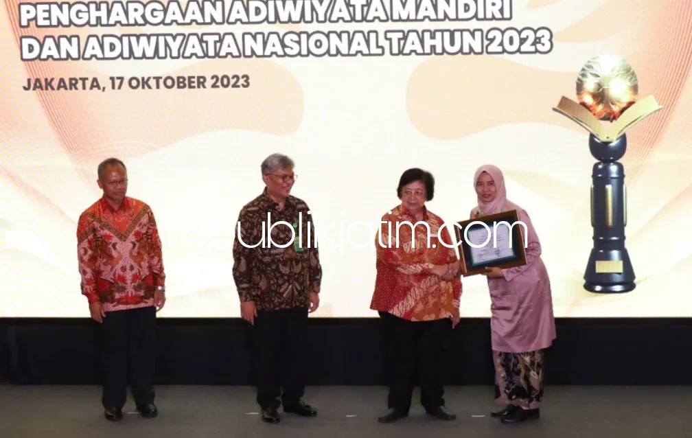 SMA Al Muslim Sidoarjo Raih Penghargaan Sekolah Adiwiyata Nasional 2023
