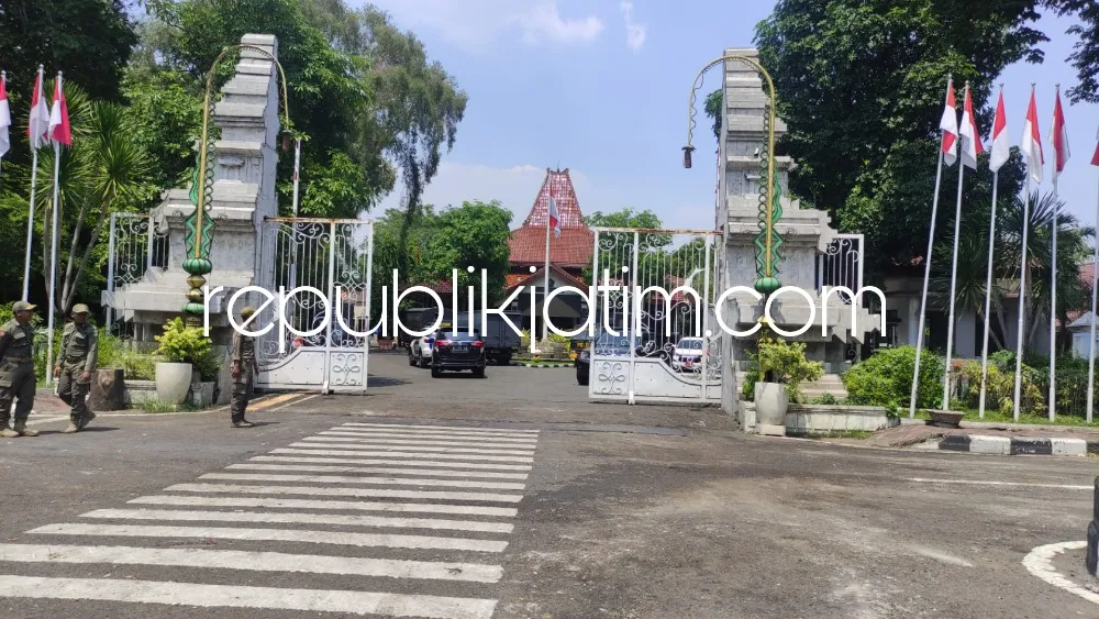 Ini Tanggapan DLHK Pemkab Sidoarjo Atas Aksi Protes Pengelola TPS Buang Sampah di Depan Pendopo