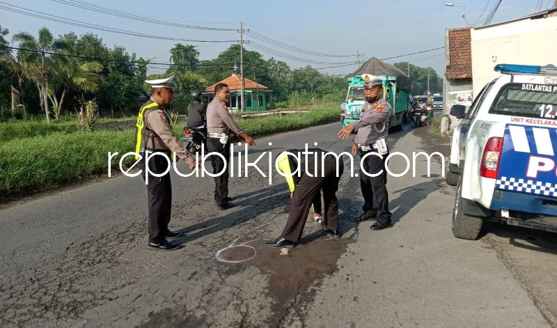 Pengendara Motor Honda Vario Tewas Tertabrak Grand Livina di JL Raya Dungus Sukodono