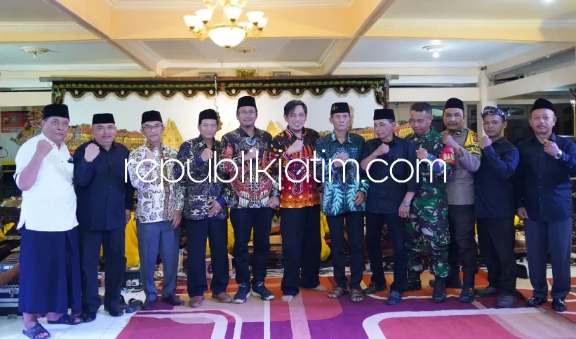 Ruwah Desa Sidokepung, Gus Muhdlor Ajak Warga Sidoarjo Guyub dan Rukun Pertahankan Kesenian Wayang