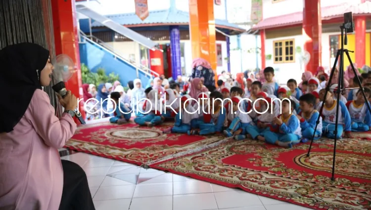 Pameran Karya Buku Kolaborasi Siswa dan Orang Tua, Begini Peringatan Hari Buku Nasional di KB TK Al Muslim