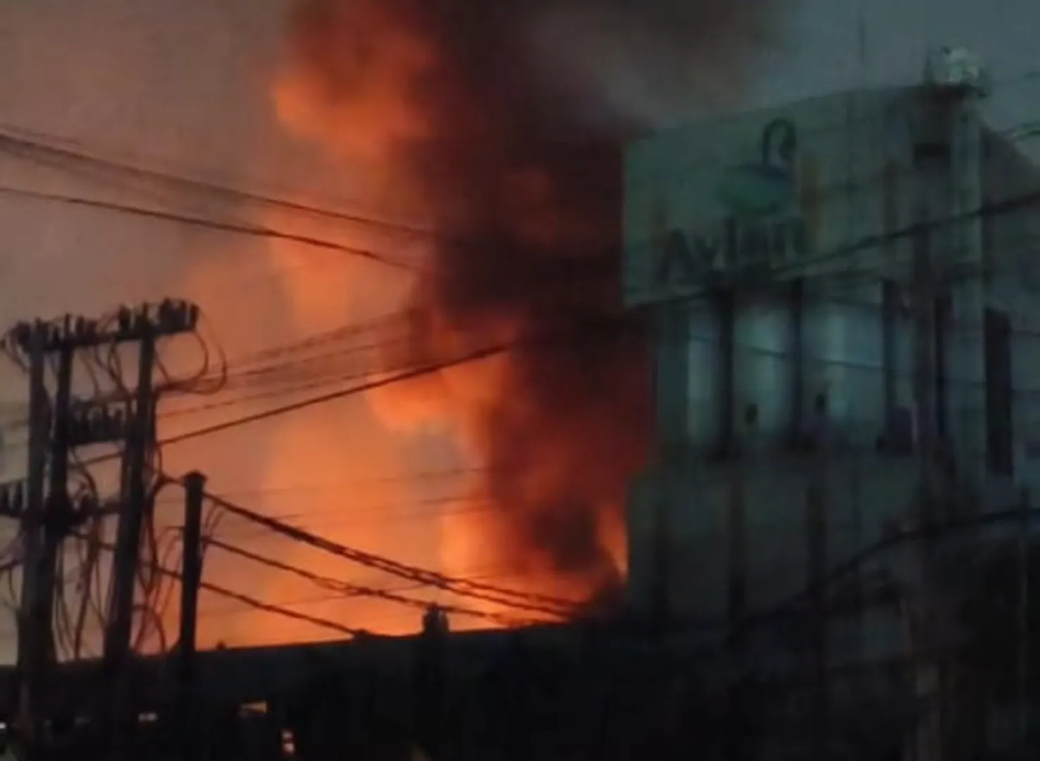 Gudang Thinner Pabrik Cat Avian Buduran Sidoarjo Terbakar
