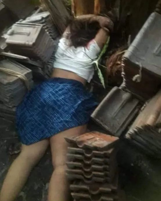 Warga Sidorame Krian Geger Penemuan Perempuan Berusia 33 Tahun Tewas di Atas Tumpukan Genteng