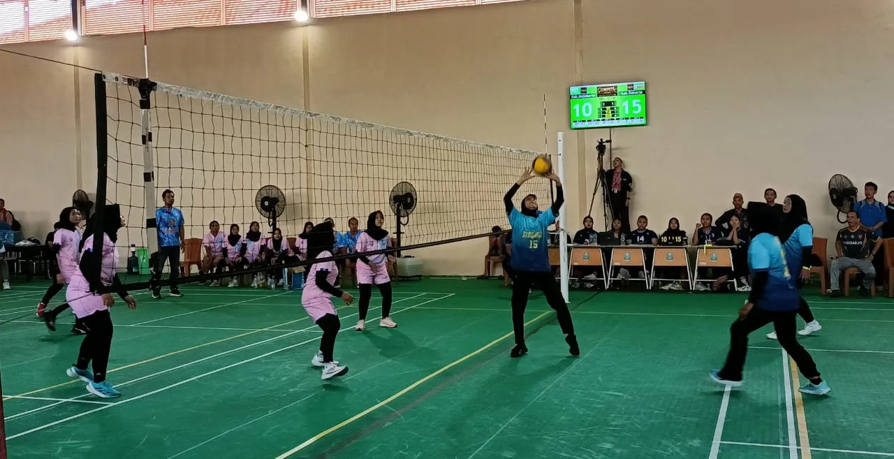Final Gempita Award 2024, Sport Center SMAN 4 Sidoarjo Jadi Saksi Kejayaan Atlet Bola Voli Putra dan Putri Para Guru Berdedikasi se Jatim