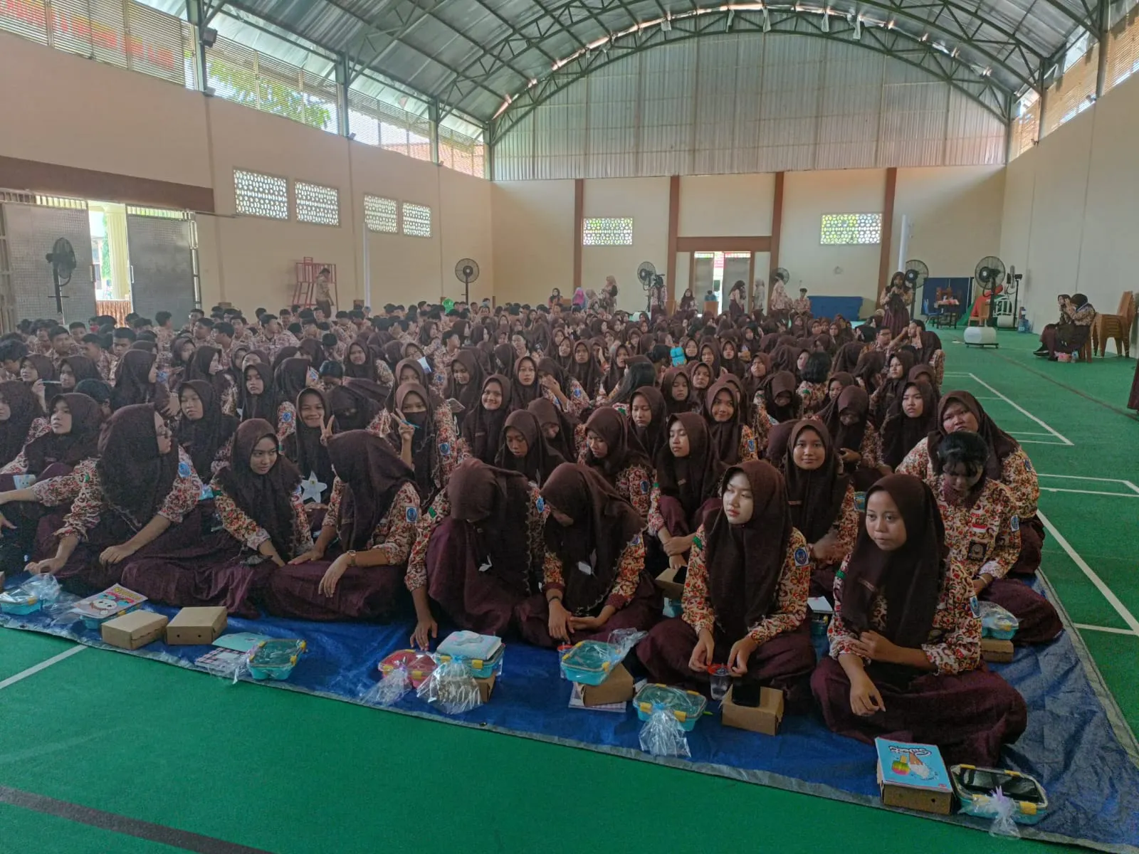 Dongkrak Rasa Percaya Diri, Dokter RSUD Notopuro Ajak Siswa dan Guru SMAN 4 Sidoarjo Jaga Kesehatan Kulit dan Gigi