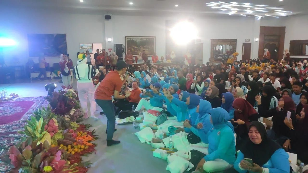 Peringati HKN ke 60 Tahun 2024, RSUD RT Notopuro Gelar Senam Poundfit dan Seminar Kesehatan