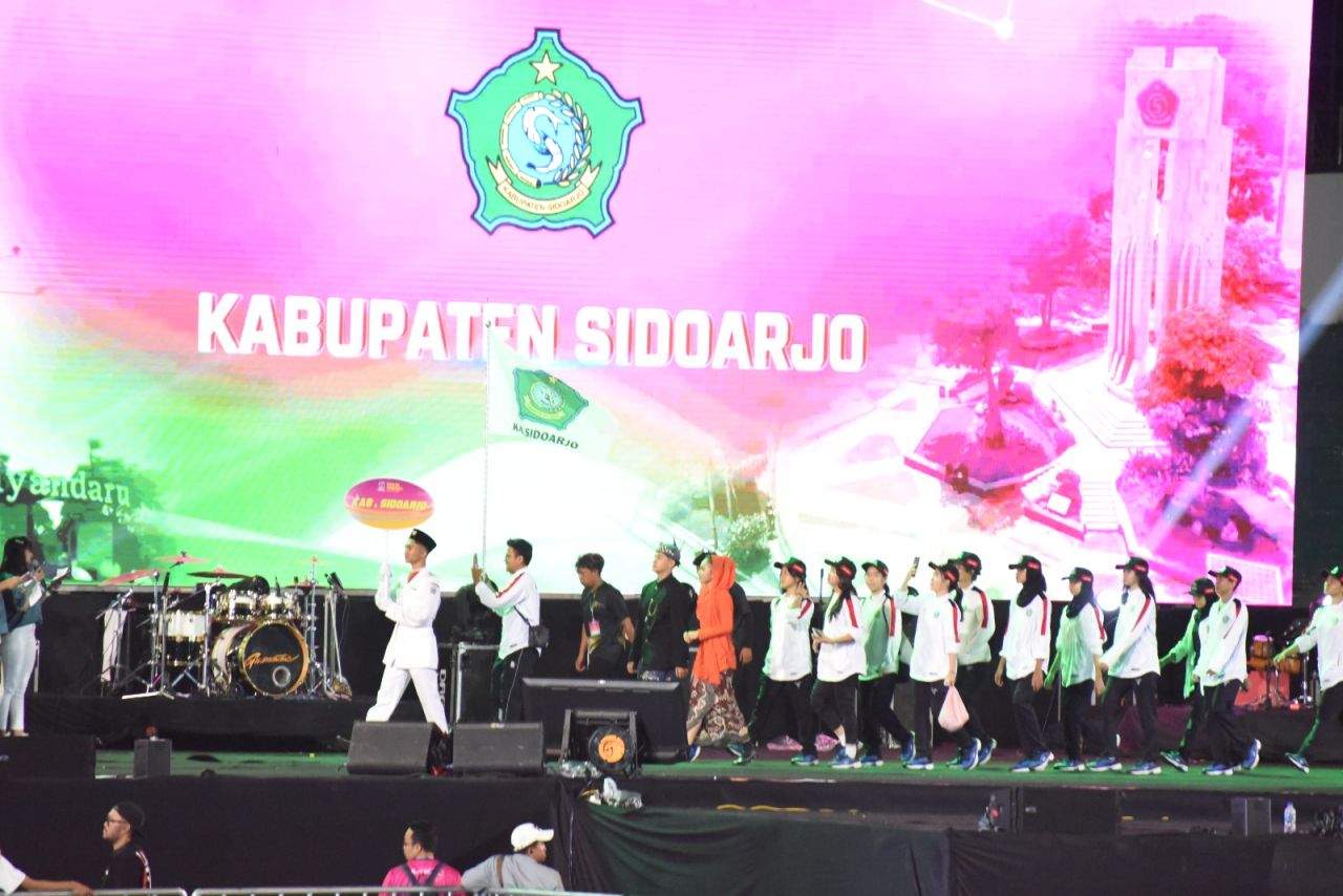 PEMBUKAAN - . Pj Gubernur Jawa Timur, Adhy Karyono membuka Pekan Olahraga Pelajar Daerah (Popda) XIV dan Pekan Paralimpik Pelajar Daerah (Peparpeda) II 2004 Jatim digelar di Kabupaten Bangkalan, Madura, Selasa (06/11/2024) malam.