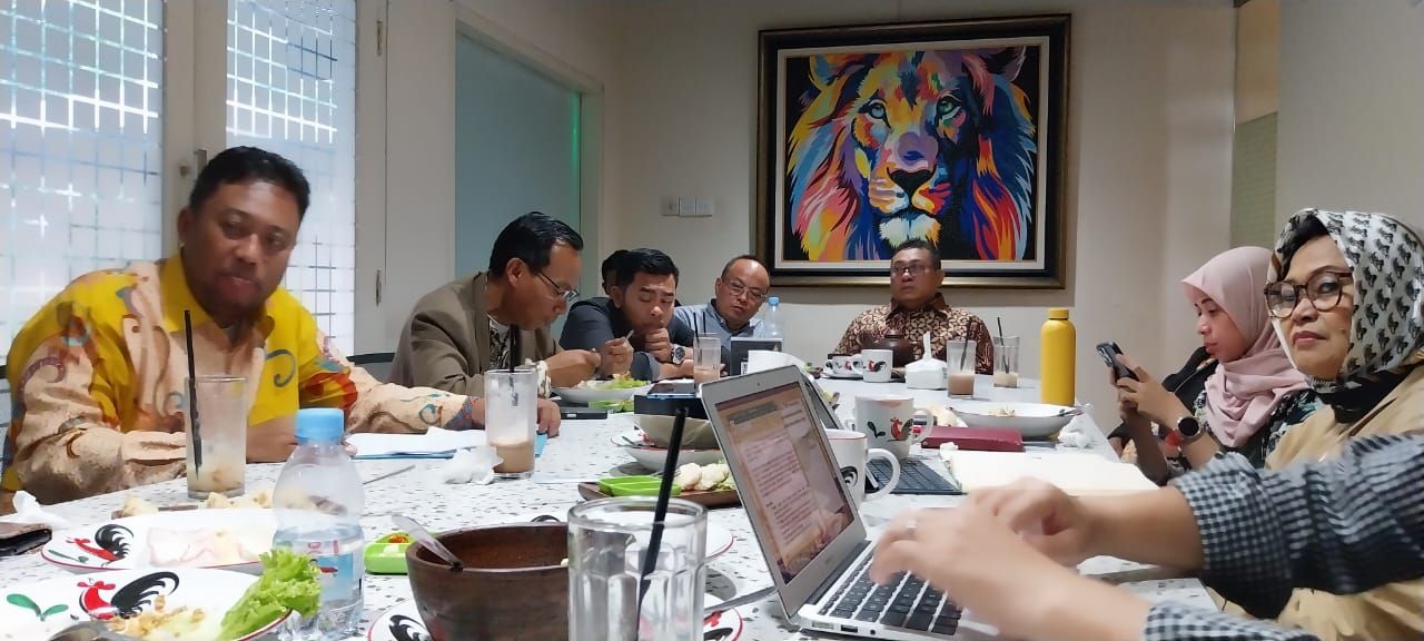 FGD - Serikat Media Siber Indonesia (SMSI) menggelar Focus Group Discussion (FGD) membahas soal Over-The-Top (OTT) untuk masa depan merah Putih di Jakarta Selatan, Sabtu (09/11/2024).