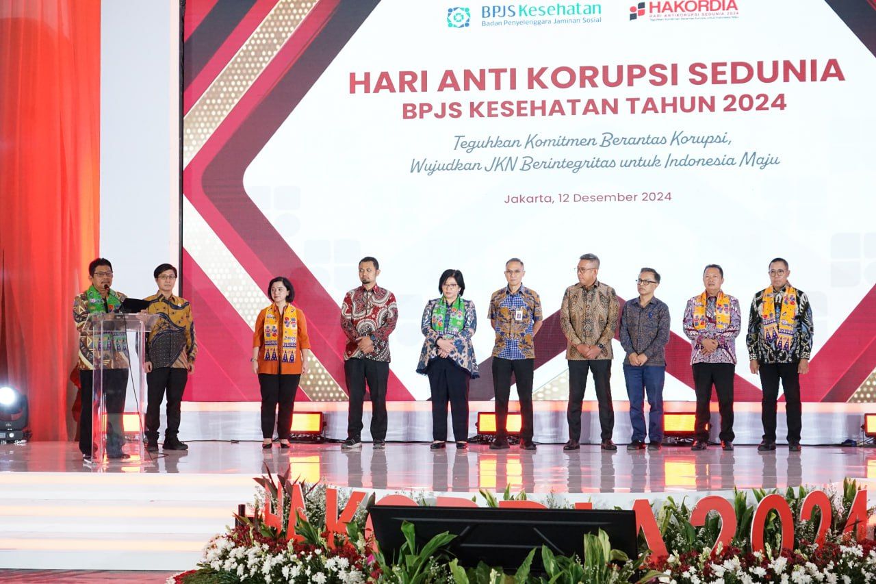 PENGHARGAAN - BPJS Kesehatan memberi penghargaan para pemangku kepentingan (stakeholders) Program JKN, termasuk unit kerja di internal yang komitmen memberantas segala bentuk kecurangan dan gratifikasi di program JKN, Kamis (12/12/2024).