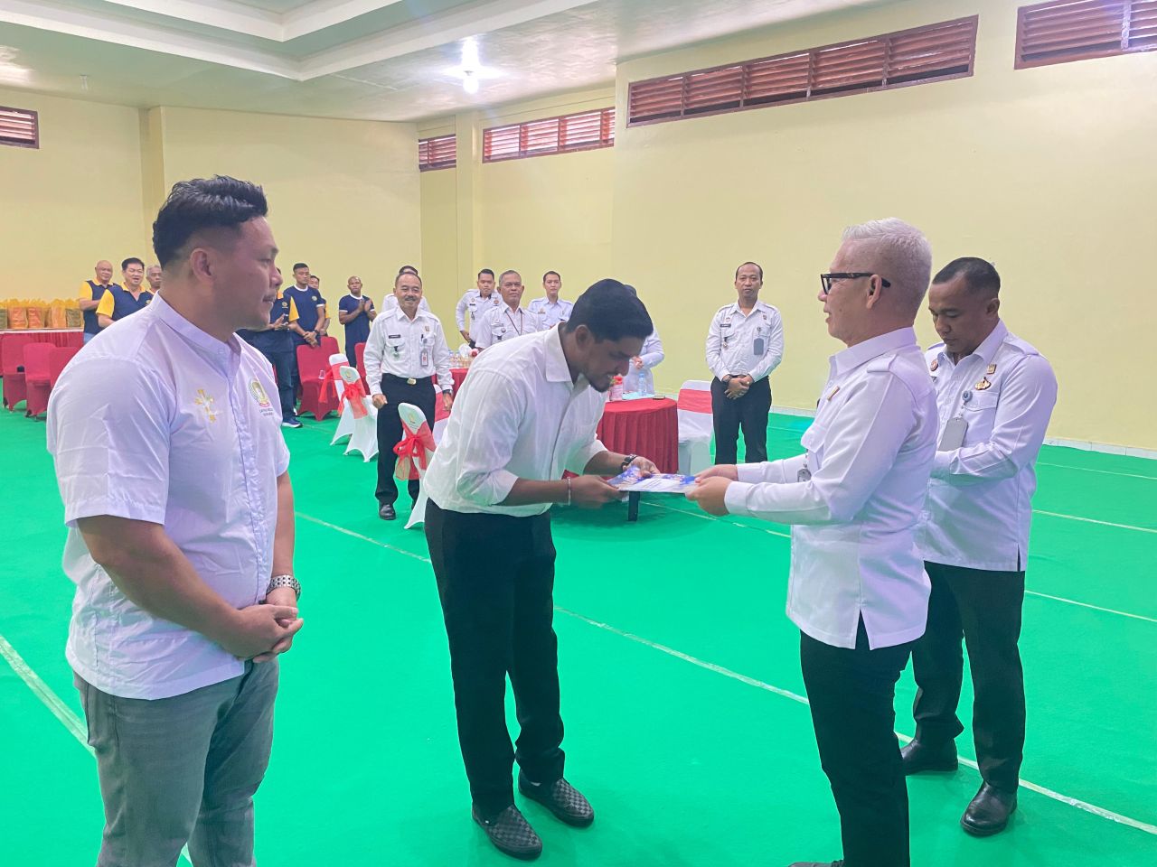 REMISI - Sebanyak 31 narapidana Lapas Kelas I Surabaya yang ada di Desa Kebonagung, Kecamatan Porong, Sidoarjo menerima remisi khusus Natal 2024, Rabu (25/12/2024).