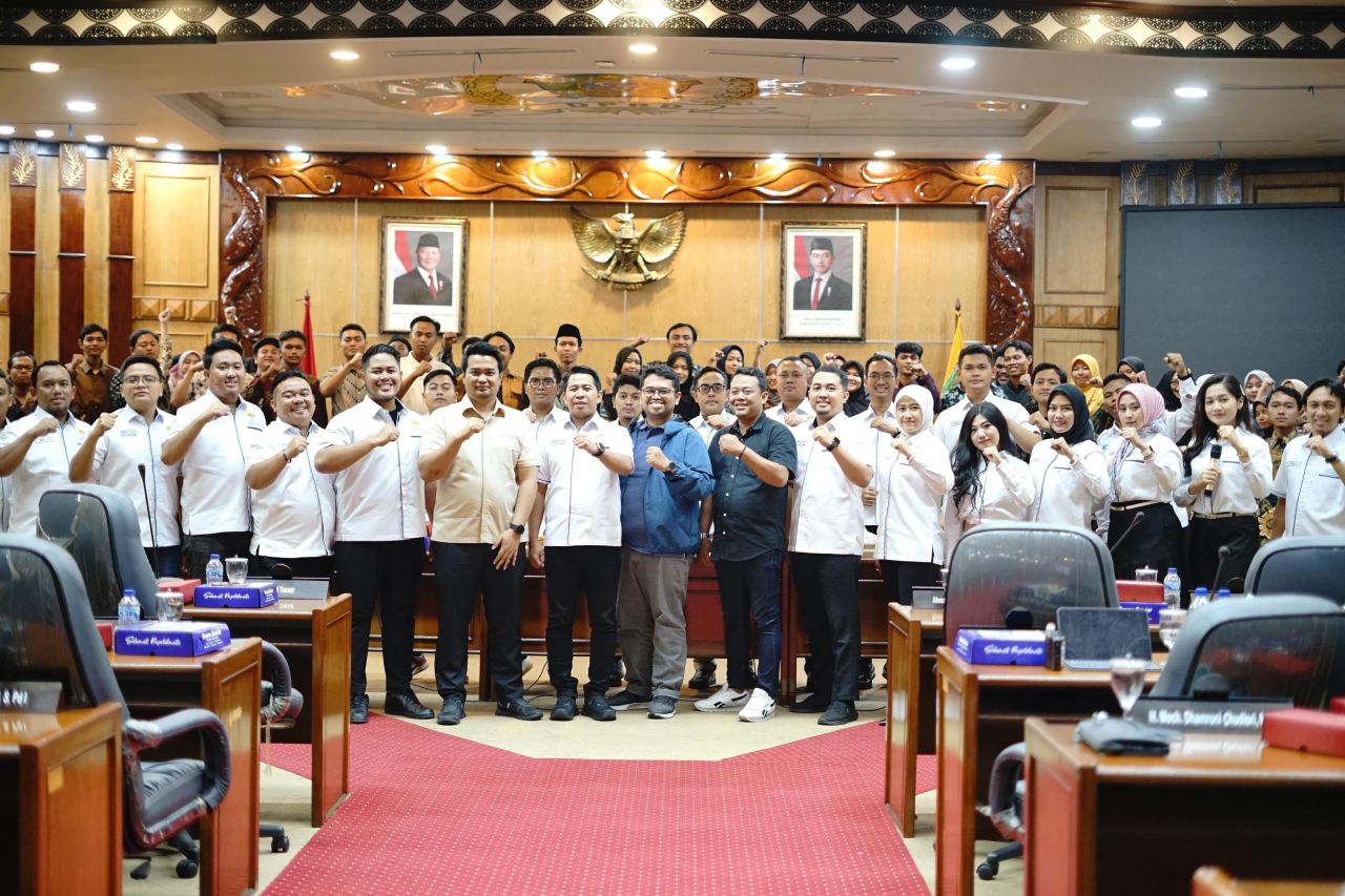 SEF - Himpunan Pengusaha Muda Indonesia (HIPMI) Sidoarjo menggelar Sidoarjo Economic Forum (SEF) bertema Kolaborasi Bisnis Menyongsong Era Ekonomi Baru di ruang Rapat Paripurna DPRD Kabupaten Sidoarjo, Sabtu (28/12/24).