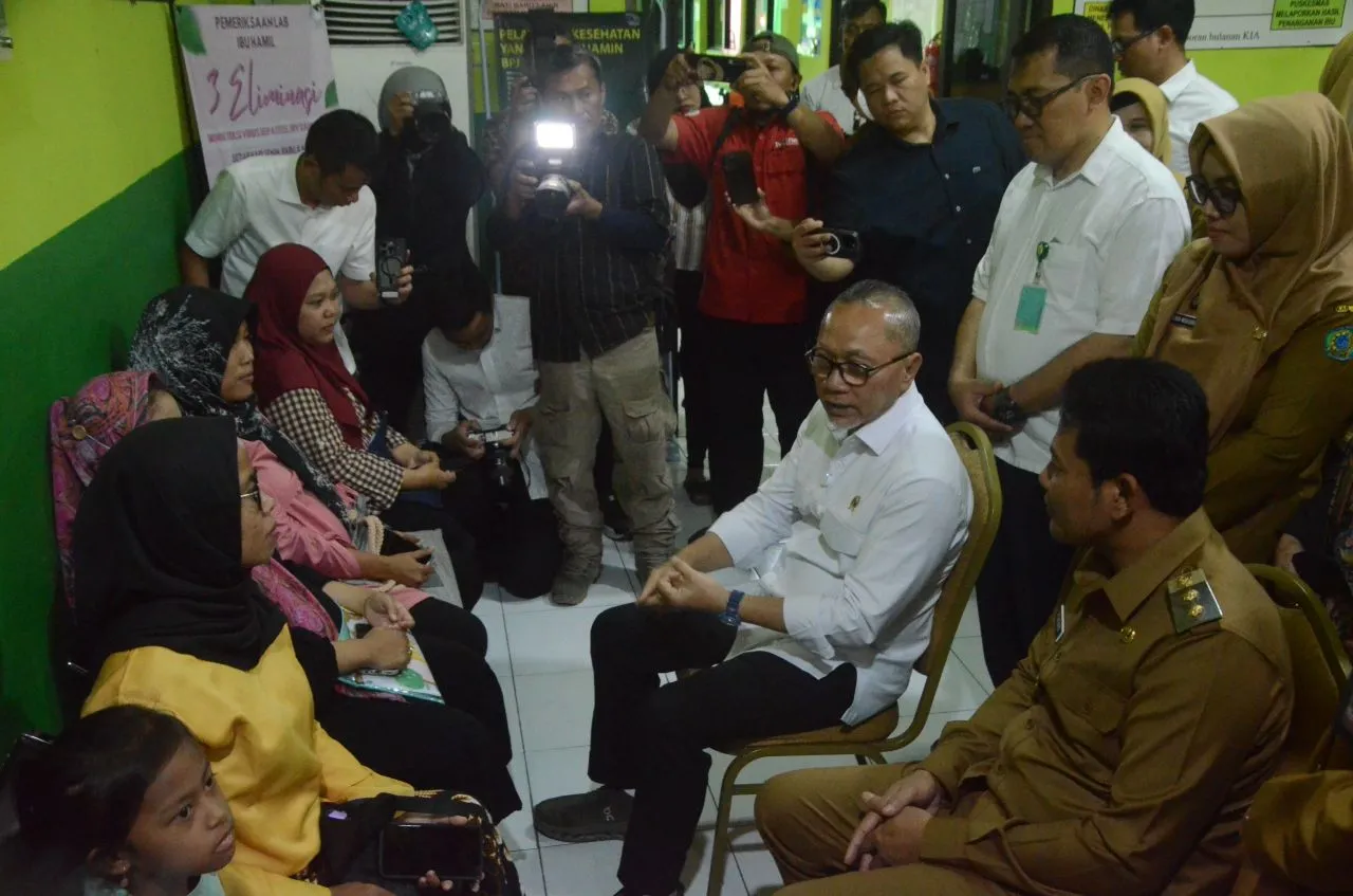 Plt Bupati Sidoarjo dan Menko Pangan Tinjau Program Cek Kesehatan Gratis di Puskesmas Taman Sidoarjo