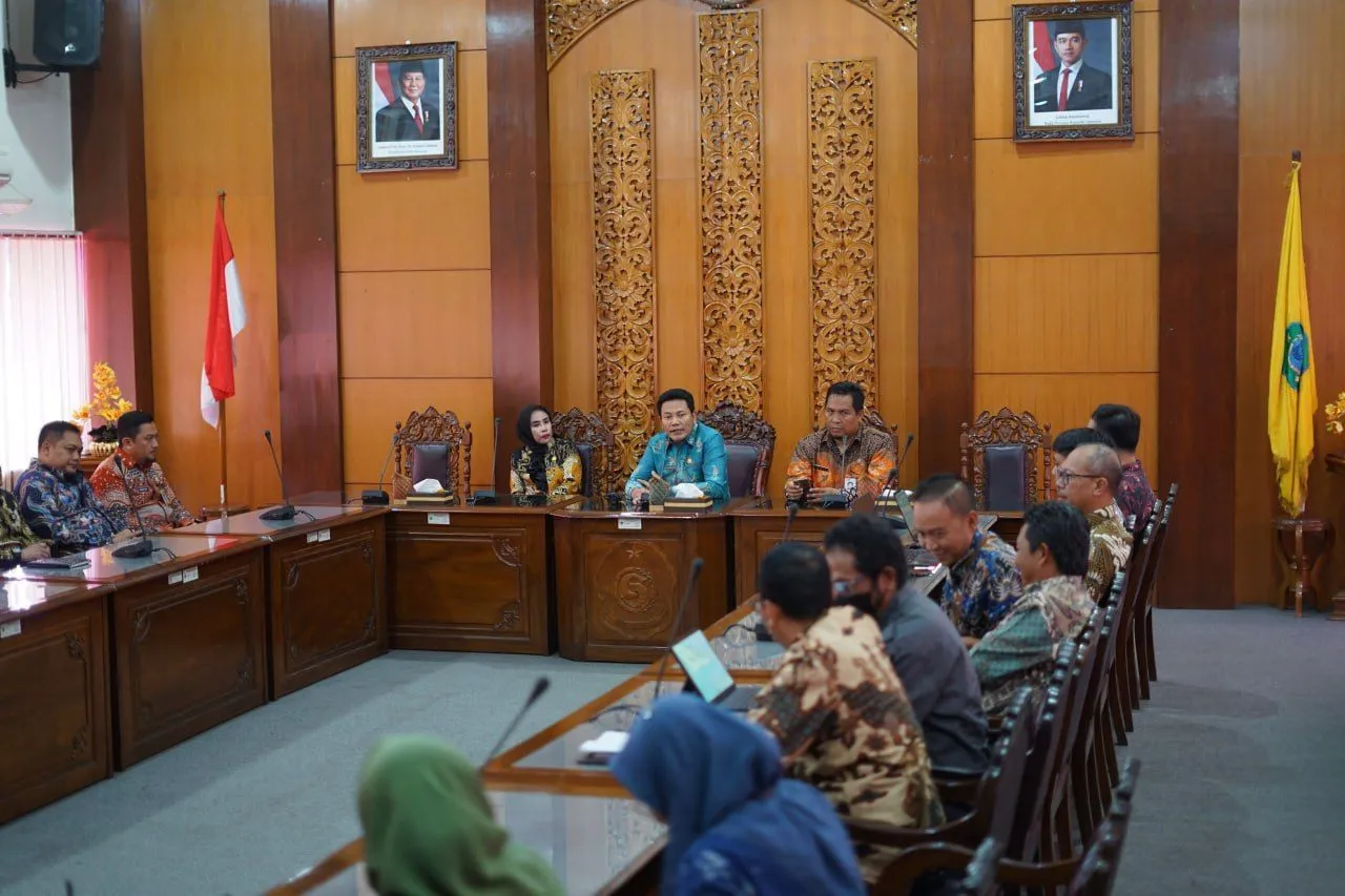 Bupati Sidoarjo Janjikan Perbaikan Jalan Berlubang Rampung Sebelum Lebaran 2025