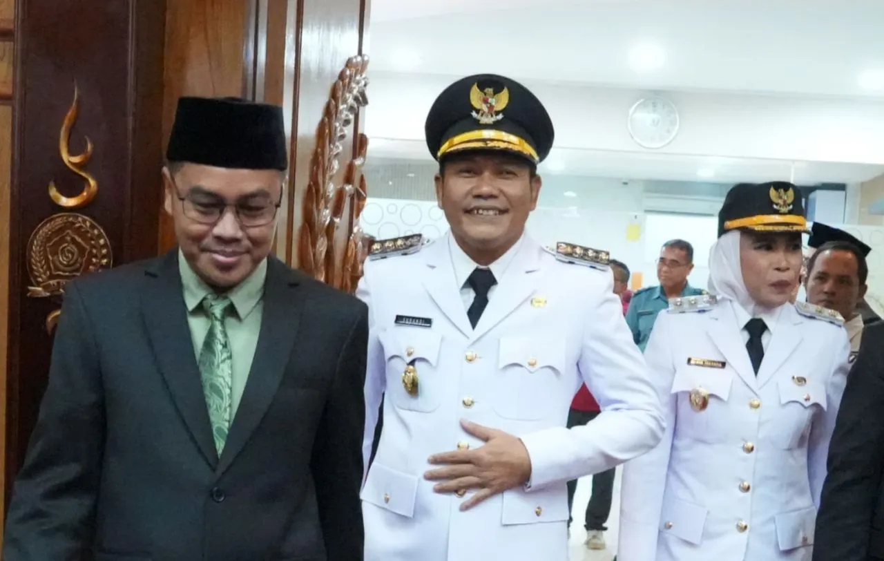 Viral Pernyataan Bupati Sidoarjo Soal DPRD Tugasnya Menghambur - Hamburkan Uang, Diklarifikasi Santai Pimpinan Dewan