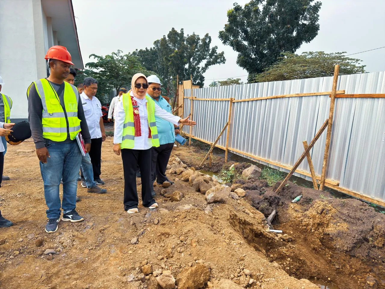 Sidak Proyek SMPN 2 Tulangan Rp 6,4 Miliar, Wabup Sidoarjo Warning Rekanan Kerjakan Sesuai Spek dan Kualitas Terbaik