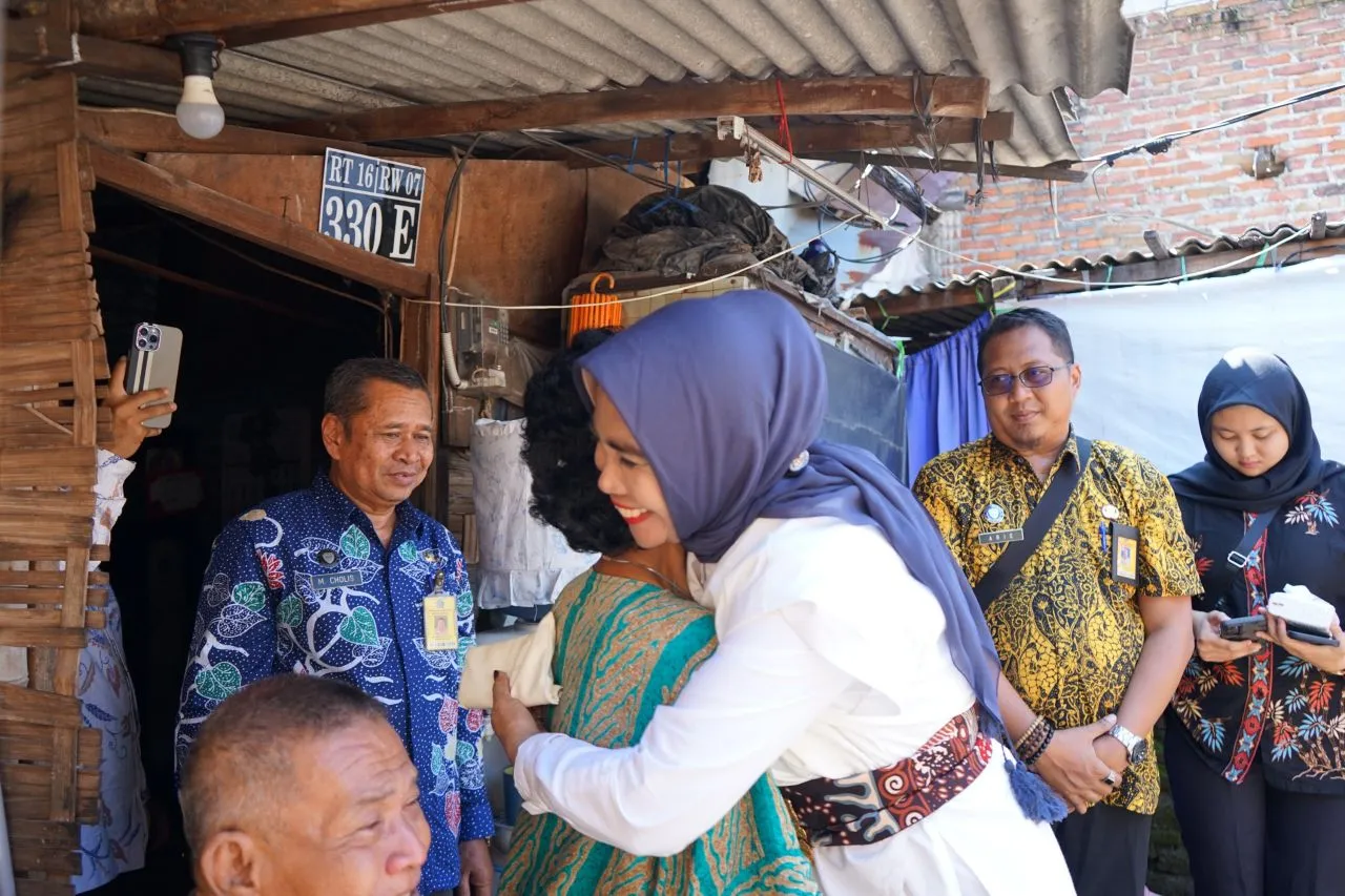 Prihatin Kondisi Warga Miskin, Wabup Sidoarjo Sidak Lokasi Rencana Perbaikan RTLH Milik Warga Kletek Taman